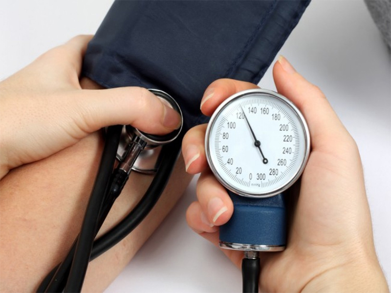 Low Blood Pressure Explained: Symptoms and Underlying Causes