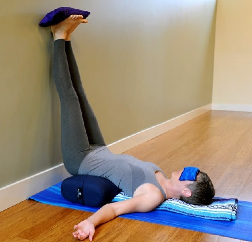 10 Best Yoga Asanas For Piles (Hemorrhoids) Cure With Instructions