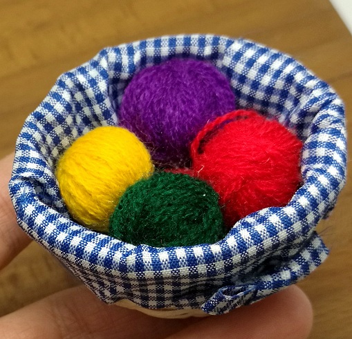 15 Simple Woolen Craft Ideas and Activities for Beginners