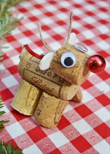 15 Best Handmade Christmas Craft Ideas for Children &amp; Adults