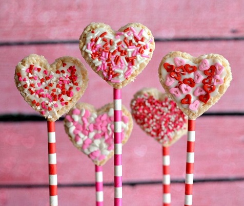 9 Sweet Valentines Crafts for Kids and Adults to Show Your Love