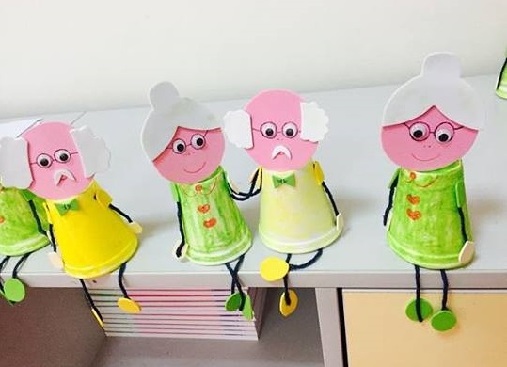 10 Heartfelt Grandparents Day Crafts for Kids 2024