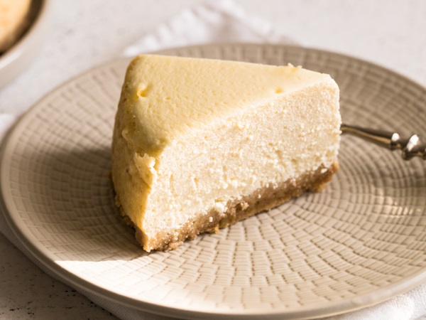 Eating Cheesecake During Pregnancy? How Safe Is It!