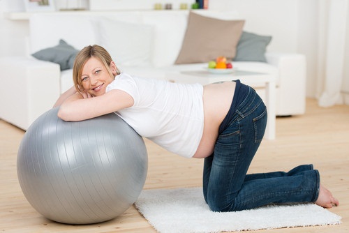 Prenatal Stretches: 9 Good Stretching Exercises for Pregnant Lady