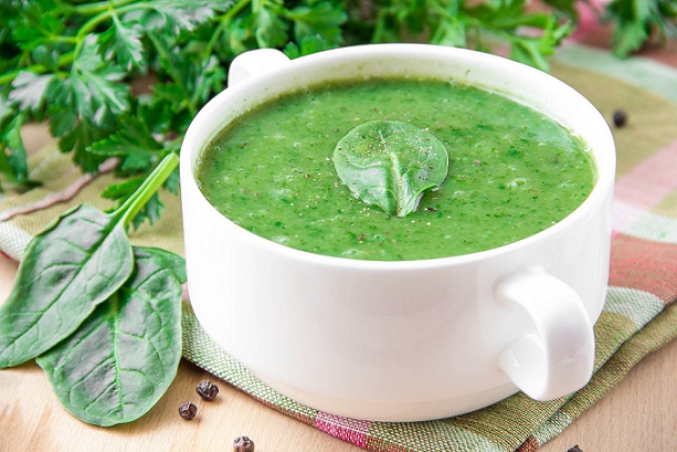 Spinach (Palak) During Pregnancy: Benefits and Side Effects