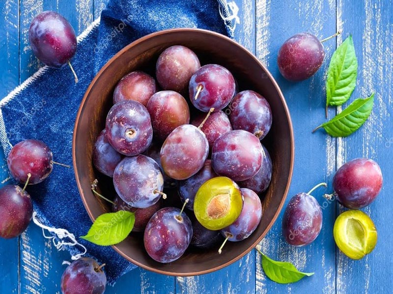 Plum (Aloo Bukhara) During Pregnancy: Benefits &amp; Risks
