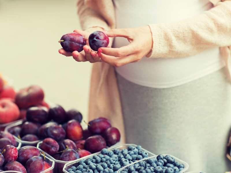 Plum (Aloo Bukhara) During Pregnancy: Benefits &amp; Risks
