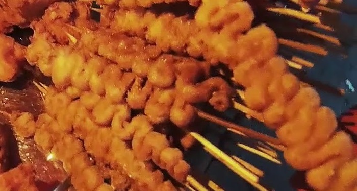 Street Foods in the Philippines: 12 Filipino Street Foods you Should Try!