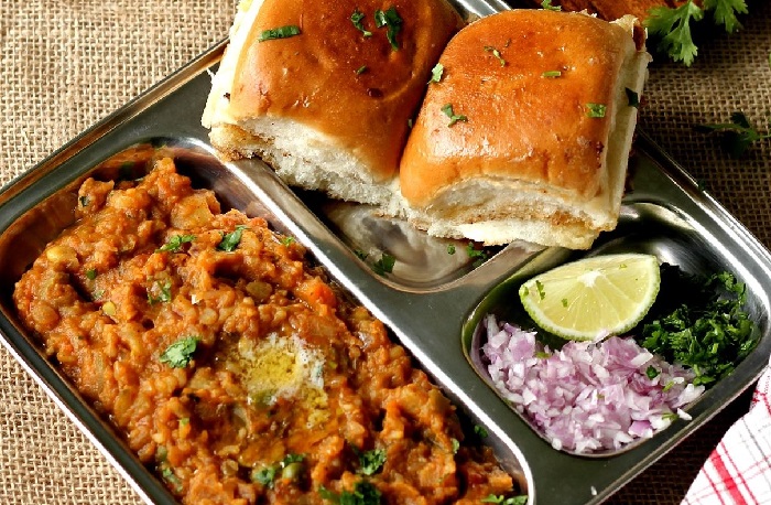 Street Foods in Mumbai: Top 10 Delicious Cuisines you Must Try