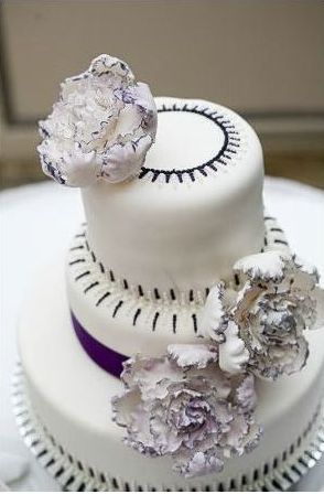 Top 9 Happy Wedding Anniversary Cake Designs 2024