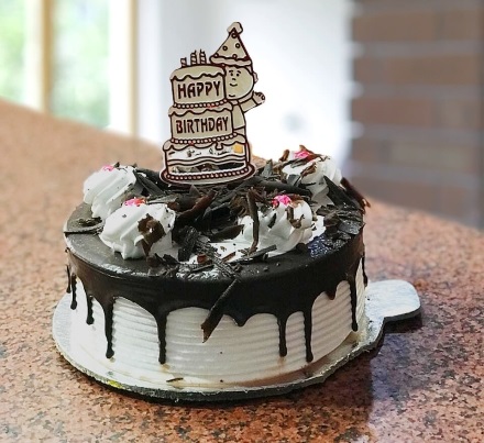 20 Modern Black Forest Cake Designs With Images 2024