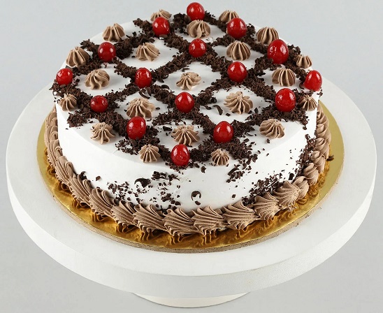 20 Modern Black Forest Cake Designs With Images 2024