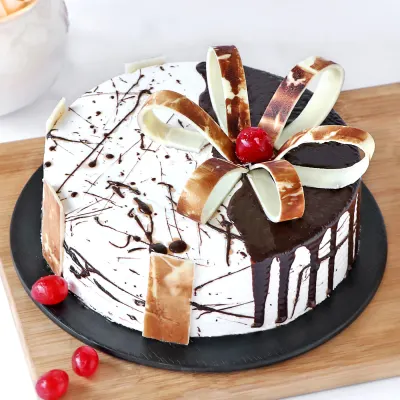20 Modern Chocolate Cake Designs With Photos 2024