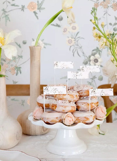 20 Simple and Unique Engagement Cake Designs In 2024