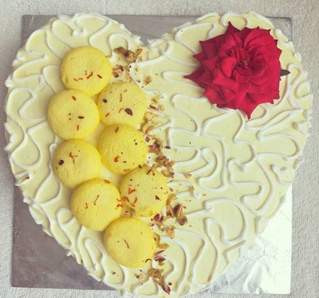 20 Romantic Heart Shape Cake Designs With Images In 2024