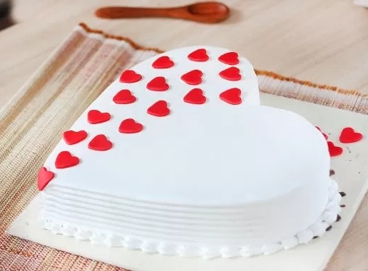20 Romantic Heart Shape Cake Designs With Images In 2024