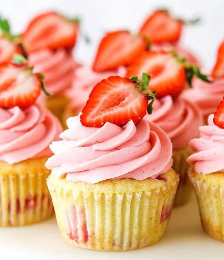 20 Unique Strawberry Cake Designs With Images In 2024