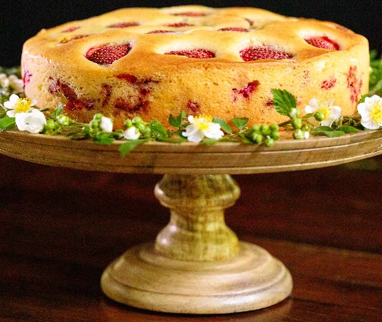 20 Unique Strawberry Cake Designs With Images In 2024