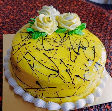 20 Simple and Unique Pineapple Cake Designs With Images 2024