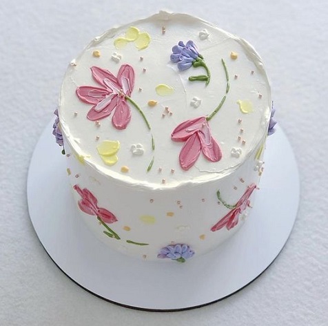 20 Simple and Unique Small Cake Designs In 2024