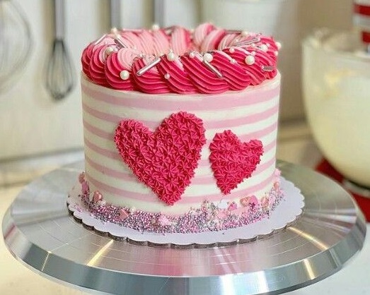 20 Lovable Cake Designs for Valentine's Day 2025