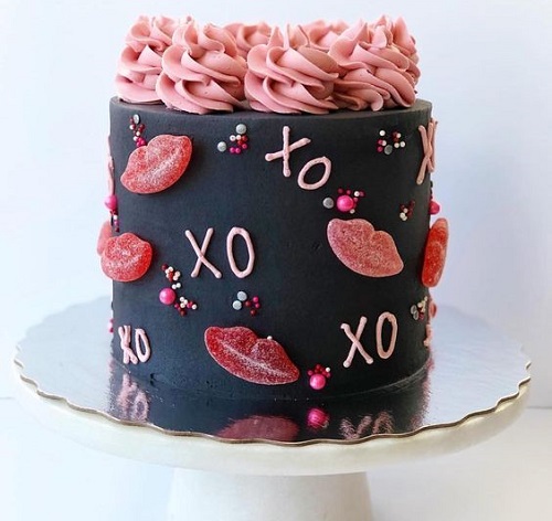 20 Lovable Cake Designs for Valentine's Day 2025