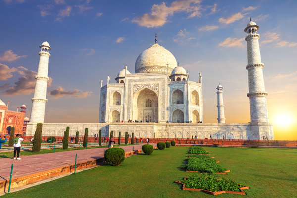 9 Best Honeymoon Places in India in December 2025