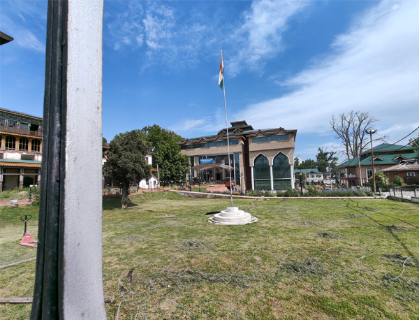 12 Best Tourist Places to Visit in Srinagar | I Fashion Styles