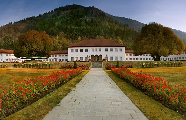 12 Best Tourist Places to Visit in Srinagar | I Fashion Styles