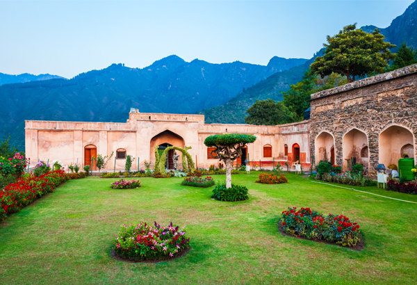 12 Best Tourist Places to Visit in Srinagar | I Fashion Styles