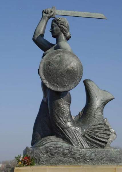 20 Different Types of Sculptures in the World (Names &amp; Pics)