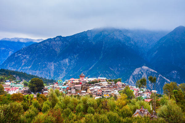 15 Best Tourist Places to Visit in Himachal Pradesh | I Fashion Styles
