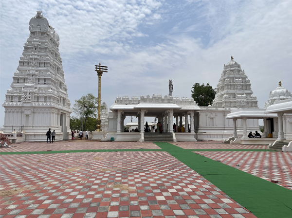 20+ Famous Temples in Hyderabad That You Must Visit in 2025