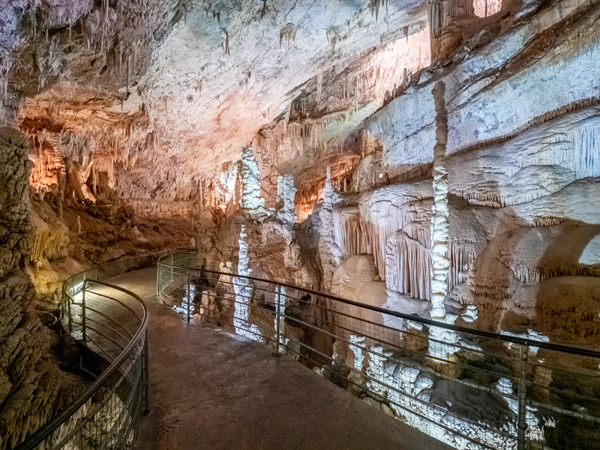 9 Famous Limestone Caves With Pictures | I Fashion Styles