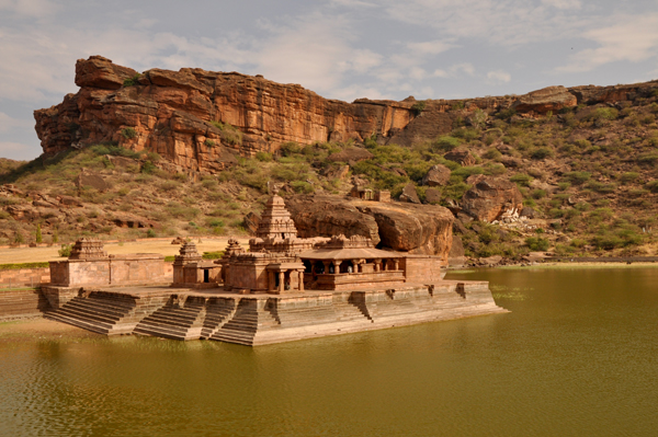 15 Famous Oldest Temples In India With Details | I Fashion Styles