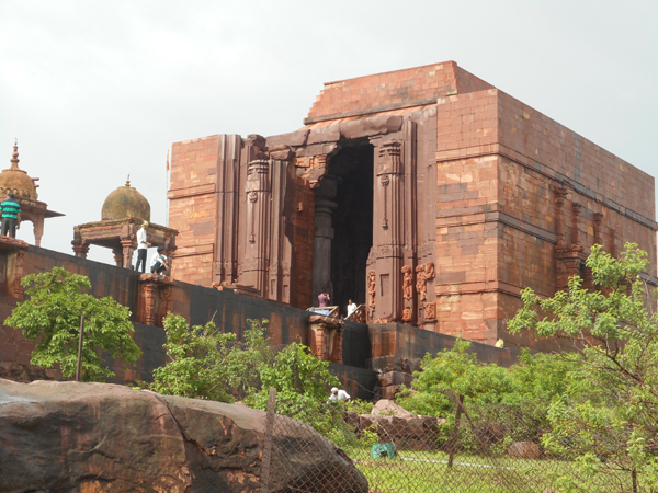 8 Best and Famous Temples in Bhopal with Details
