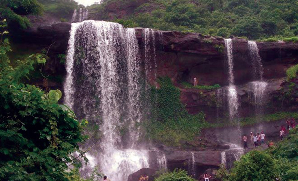 10 Majestic Waterfalls Near Mumbai With Highlights | I Fashion Styles