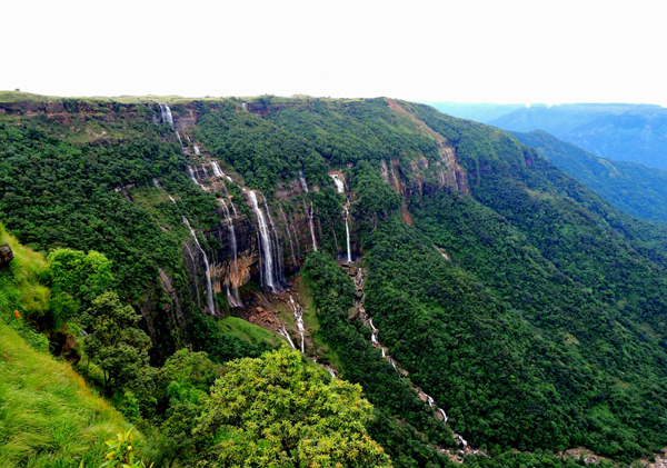 6 Most Famous Waterfalls in Meghalaya (Updated 2024)