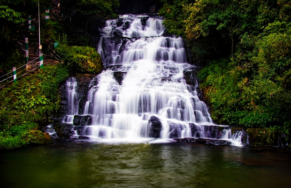 6 Most Famous Waterfalls in Meghalaya (Updated 2024)