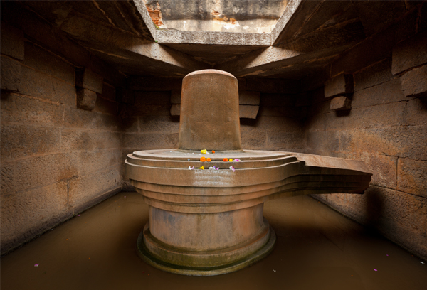 12 Famous and Must Visit Temples In Hampi With Details