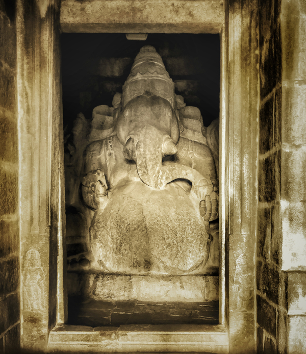 12 Famous and Must Visit Temples In Hampi With Details