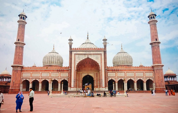 15 Best Tourist Places To Visit In Agra - Updated 2023