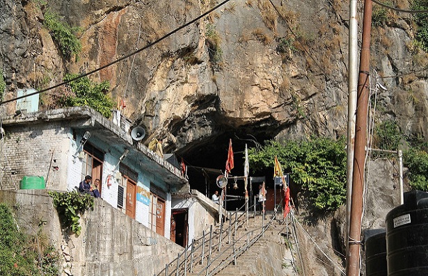 15 Famous Tourist Places To Visit In Kashmir | I Fashion Styles