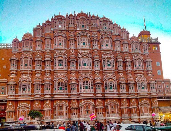 15 Famous Tourist Places in Jaipur (What to See, Where to Stay &amp; Tips to Travel)