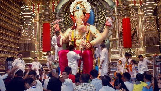 18 Most Famous Festivals of India With Dates 2023 | I Fashion Styles