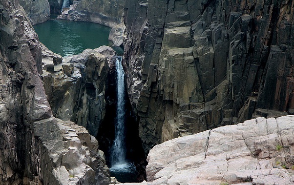 9 Honeymoon Places In Madhya Pradesh For Newly Married Couples