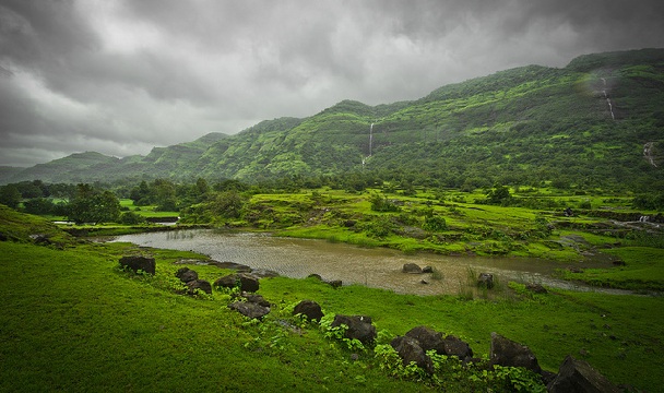 14 Best Places to Visit in Maharashtra for Honeymoon in 2023