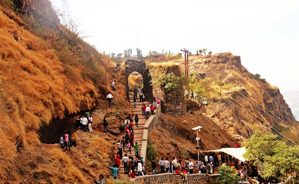 14 Best Places to Visit in Maharashtra for Honeymoon in 2023