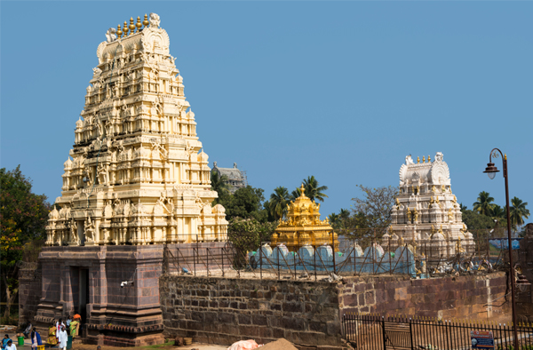 18 Famous Shiva Temples in India to Include Your Devotional Yatra