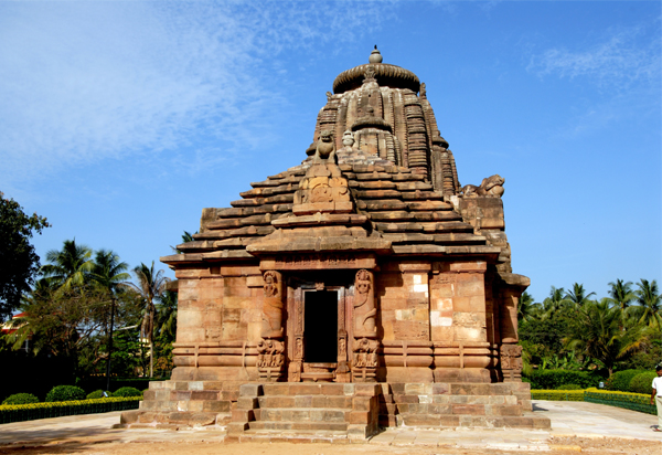 15 Famous and Must Visit Temples In Odisha